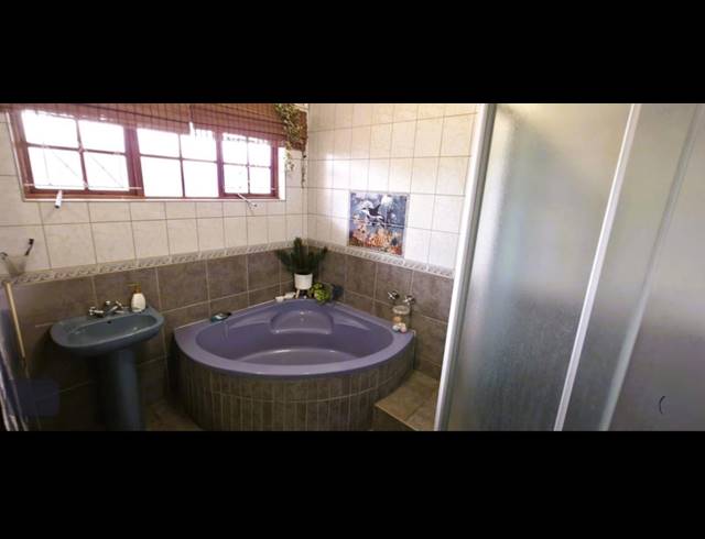 4 BEDROOM HOUSE FOR SALE IN PANORAMA